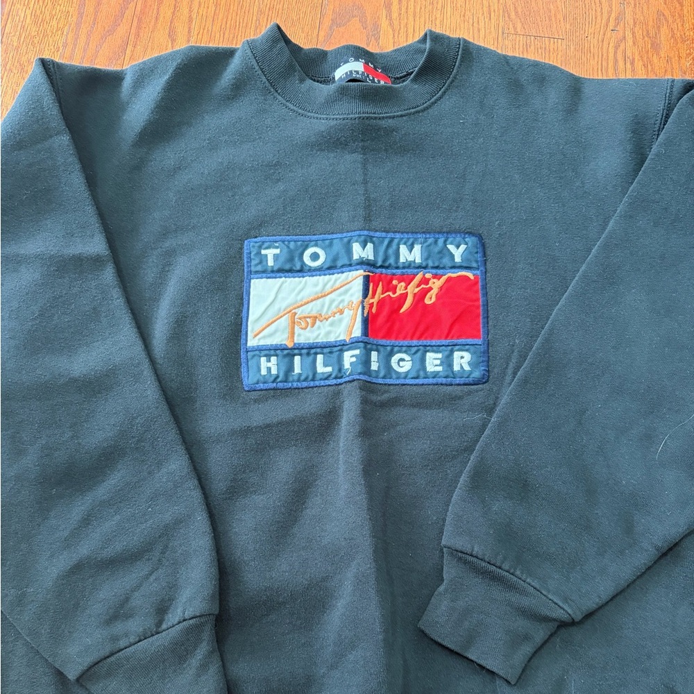 RARE Vintage 90's TOMMY HILFIGER Embroidered Flag Mens L Big Chest Script Logo